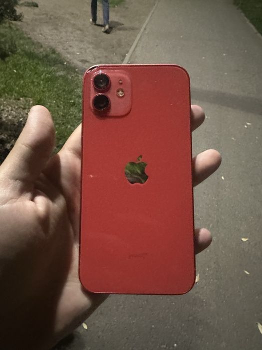 Продам Iphone 12 128 gb red