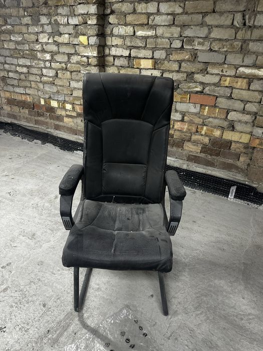 Продам офисны кресло