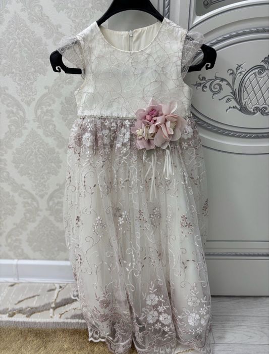 Девчачий нарядное платье