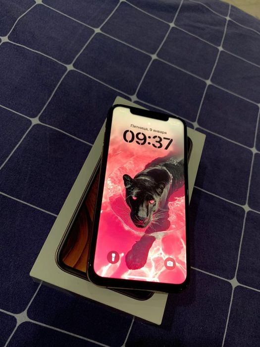 Продам iPhone XS