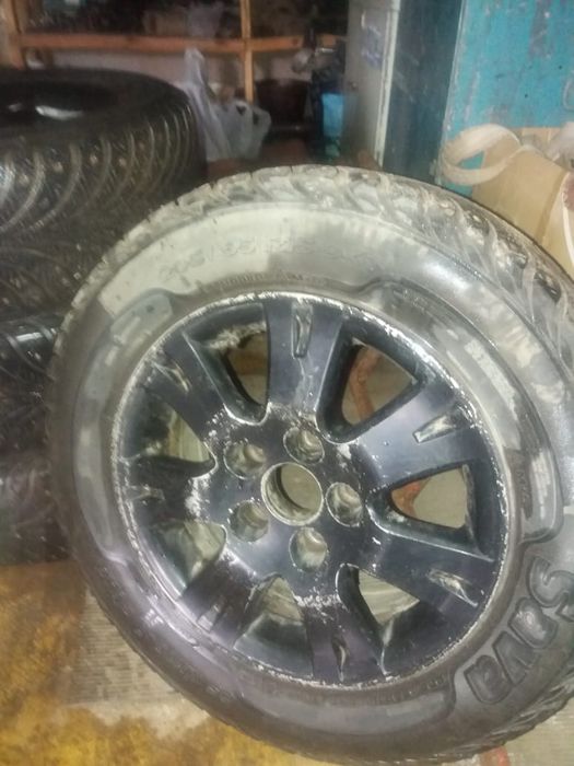 Продам зимнюю резину с дисками