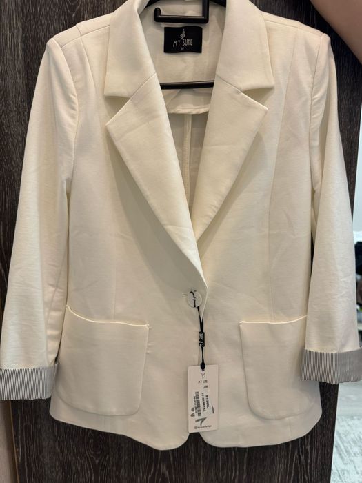Пиджак белый новый