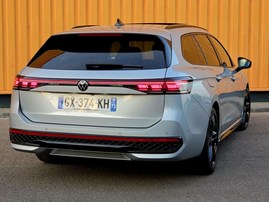 Volkswagen Passat B9 2.0 150 cp R line full