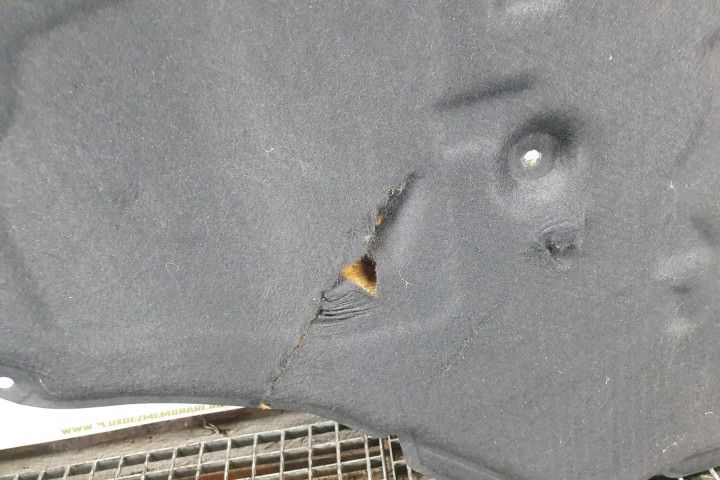 Capitonaj tapiterie capota BMW Seria 7 G11/G12 (2015 - 2020)