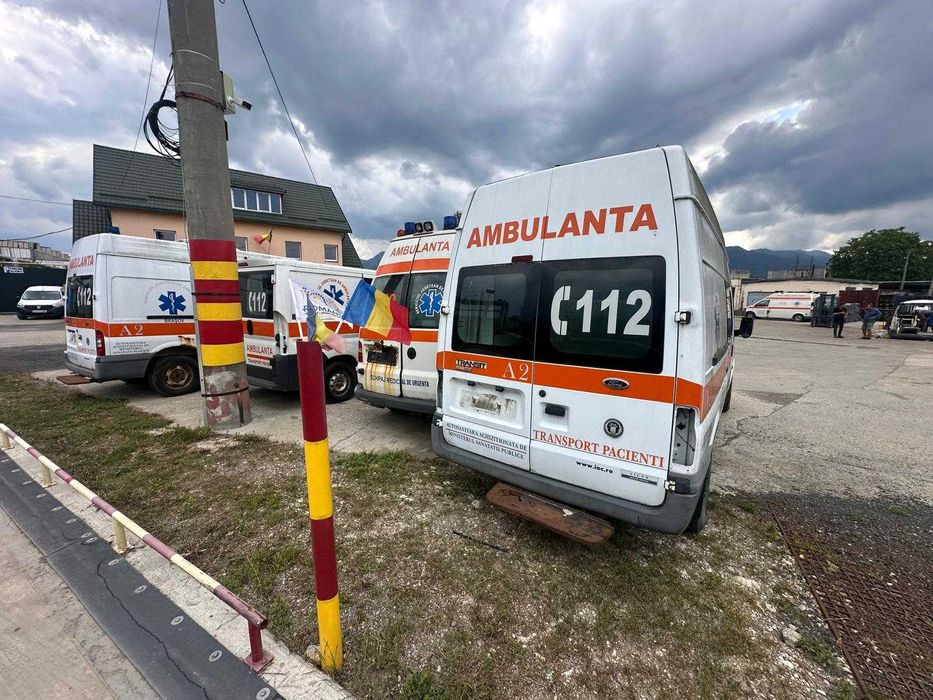 Dezmembram autovehicule pentru serviciu ambulanta
