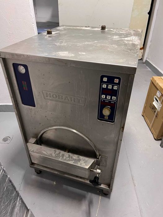 ПРОДАВАТ СЕ мебели