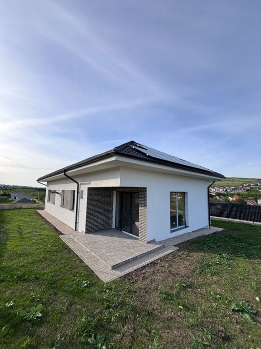 Persoana fizica vand casa unifamiliala Parter intrare Chinteni 170mp