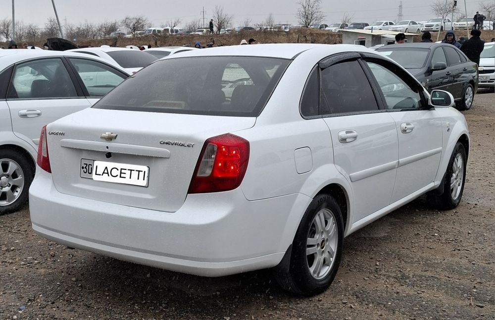 Chevrolet Lacetti  2011 года выпуска