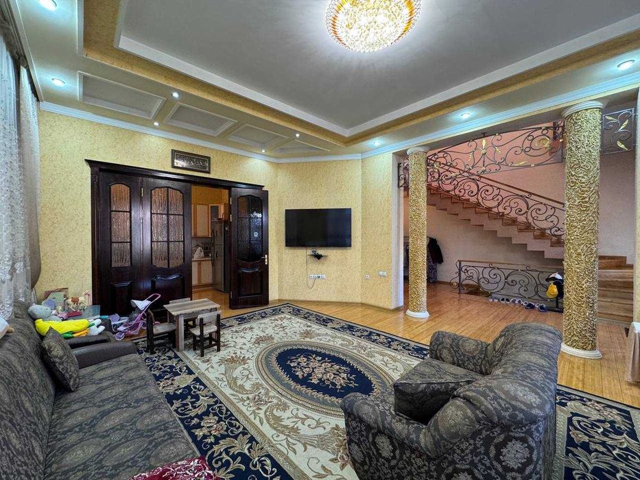 Продаётся дом около М-Улугбекского пасп. стола, 5,8 соток, фасад 20 м.