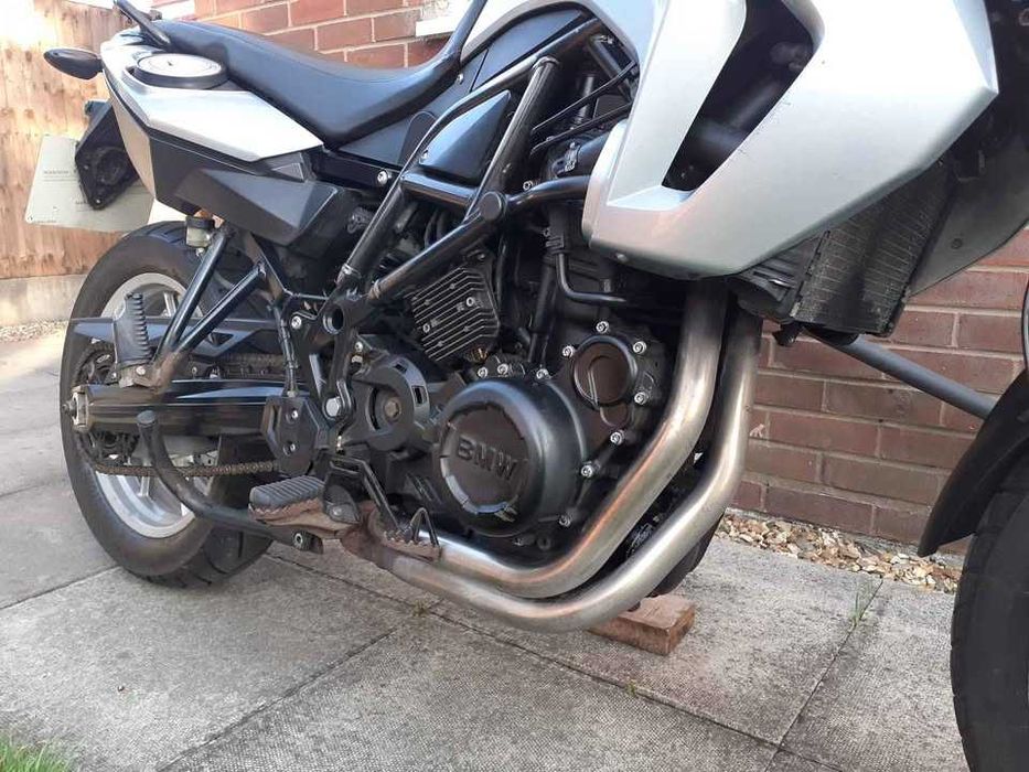 BMW F650 GS nerulata in tara