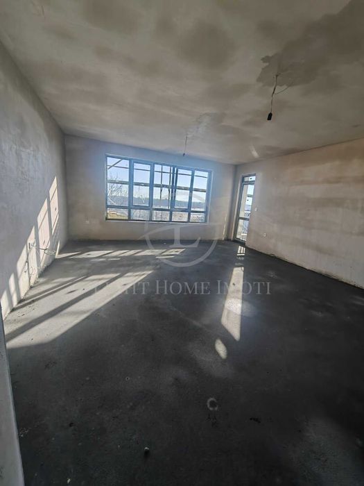 Продава се Тристаен апартамент в Пловдив, Остромила - 116 кв.м за 983 €/кв.м - Снимка #1