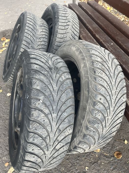 Продаю шины 205/60/R16