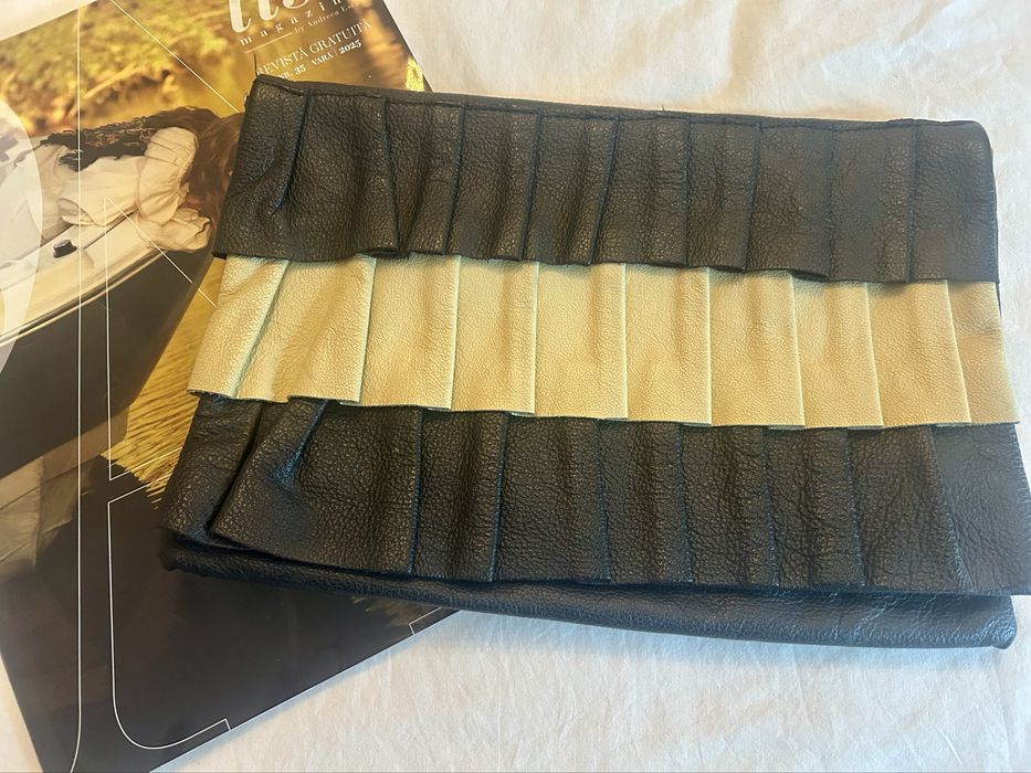 Poseta plic de piele negru cu crem