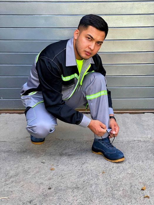 Яркая спецодежда для рабочих, строителей