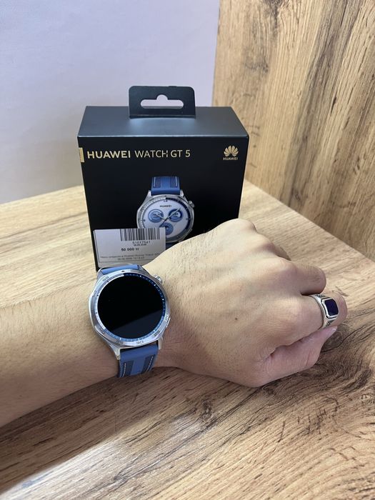Часы Huawei Watch GT 5