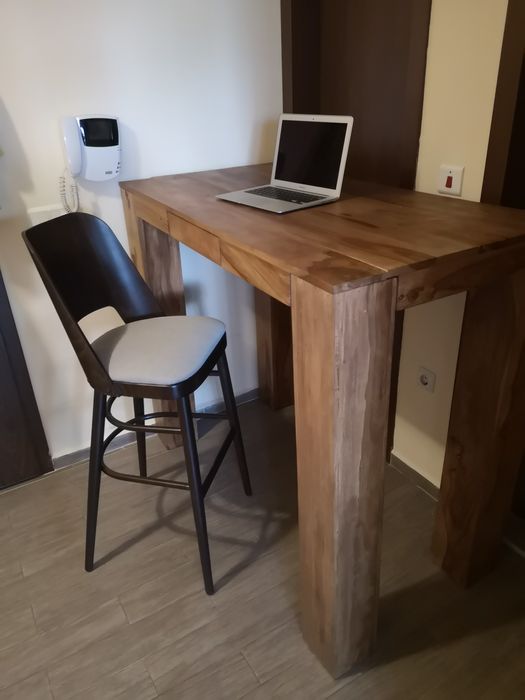 Висока офис маса и стол