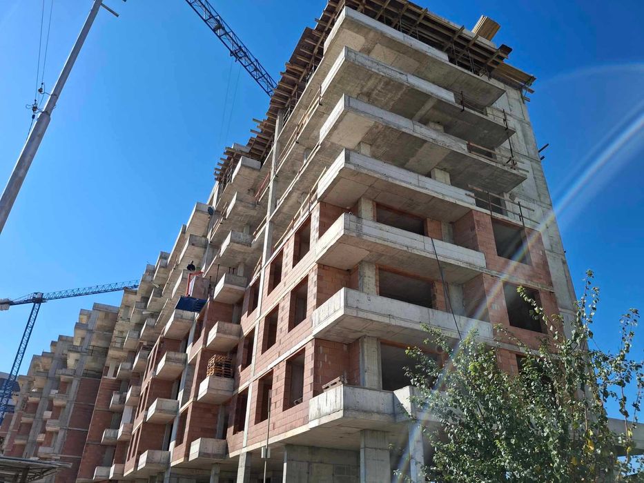 Продава се Четиристаен апартамент в София, Красна поляна 2 - 122 кв.м за 1695 €/кв.м - Снимка #2
