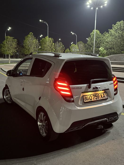 Автомобил спарк