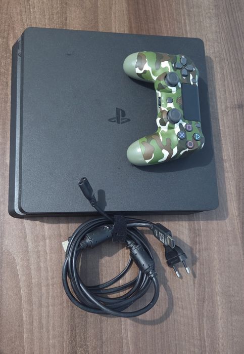 Vând PlayStation 4 Slim + multe jocuri