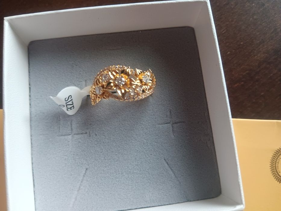 Дамски пръстен с мозанит