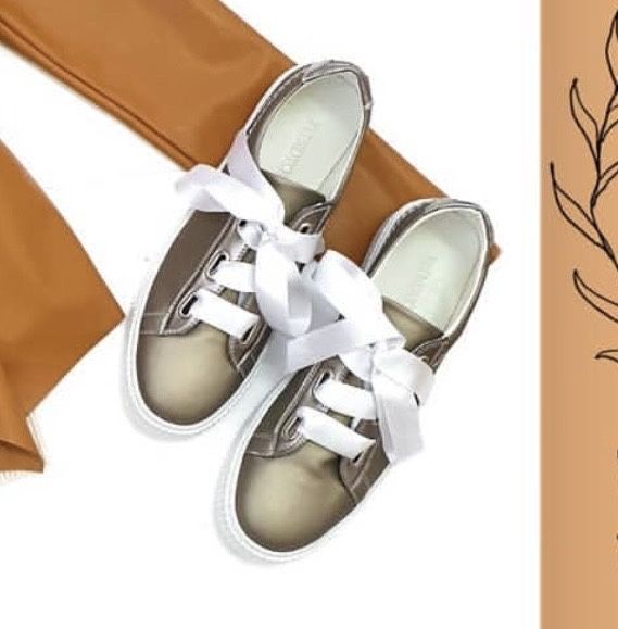 Кеды серебристого цвета с шелковыми шнурками (производство Турция)