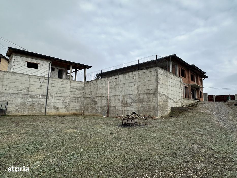 Casa la rosu+teren ST:1800 mp*Pestisu Mare-Deva-Hunedoara+casa veche !