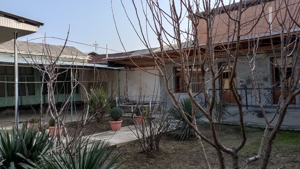 Uy sotiladi Keles markazida joylashgan.