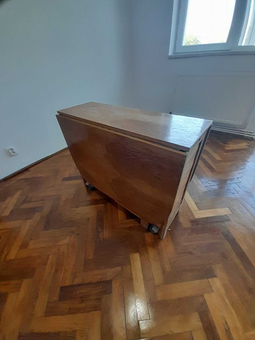 Masă pliabila de lemn și  pantofar