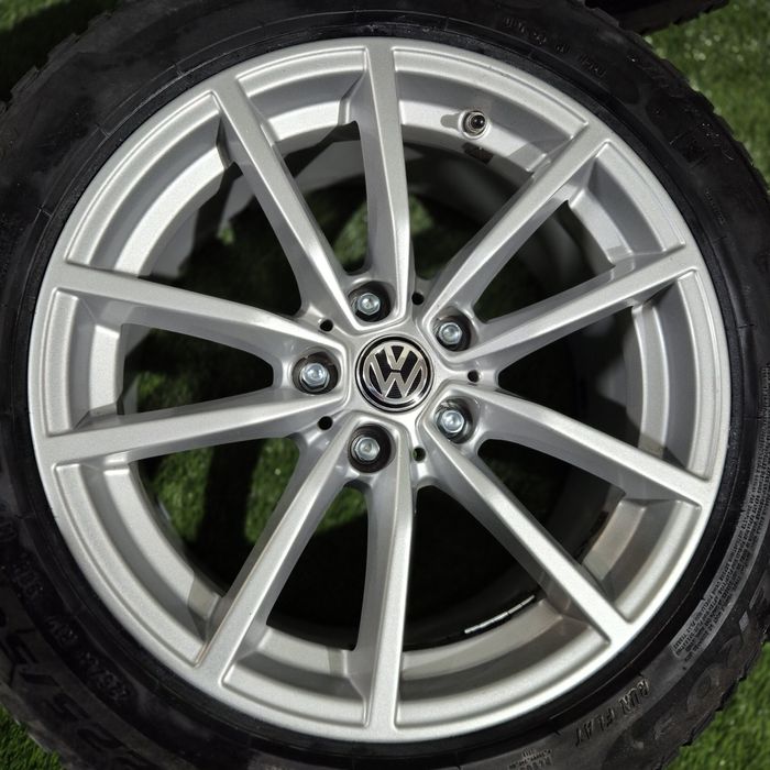 Jante Volkswagen R 17 5x112 225 50 17 Pirelli m+s, Golf, Passat,Sharan