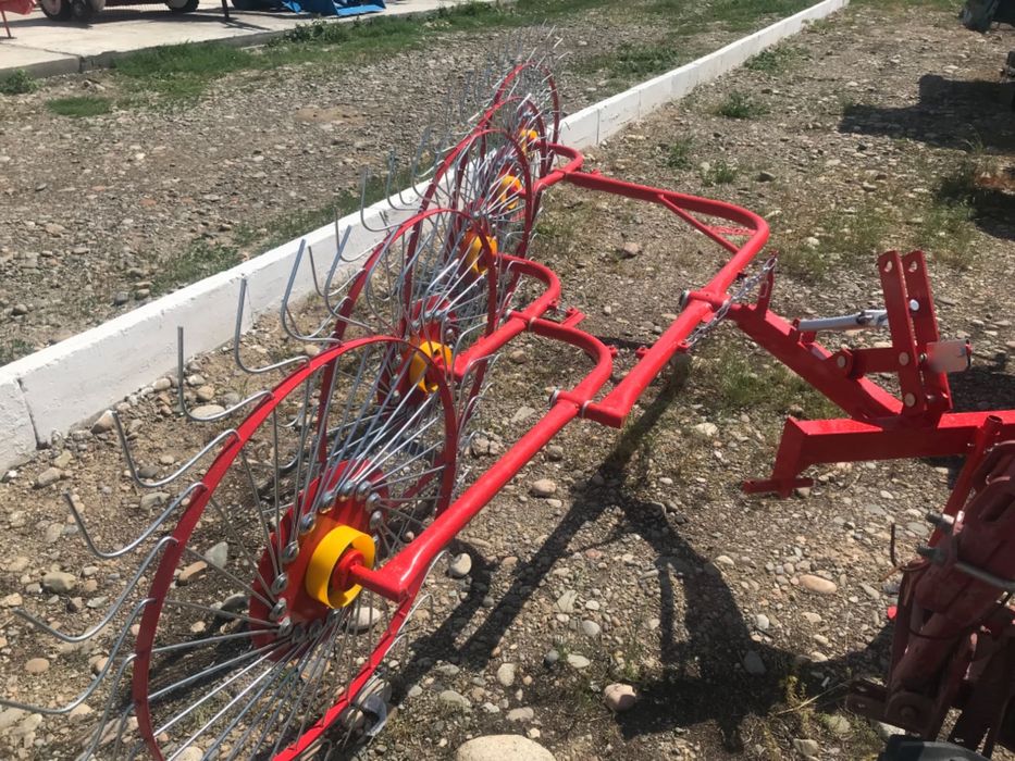 Продам Навесные грабли ворошилки