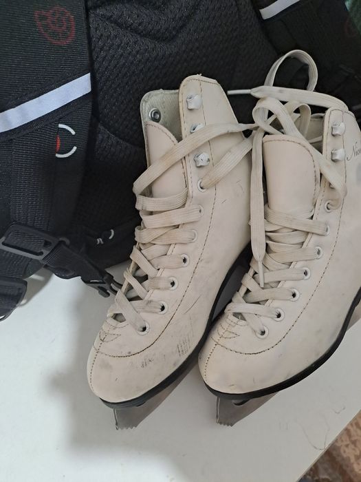 Срочно продам коньки