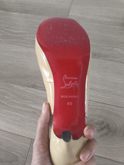 Продам туфли Christian Labutin 39