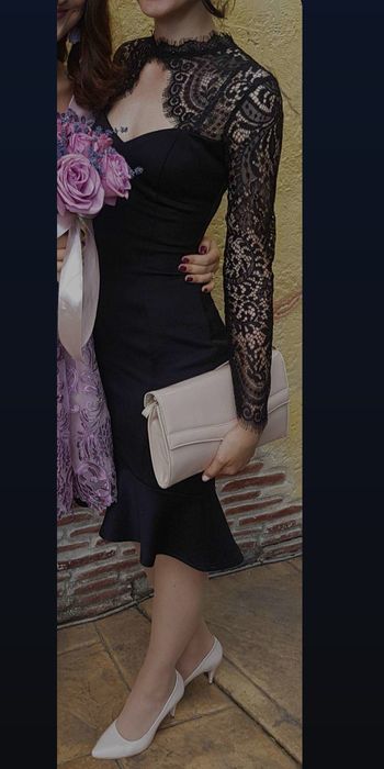 Rochie cu mâneci din dantelă