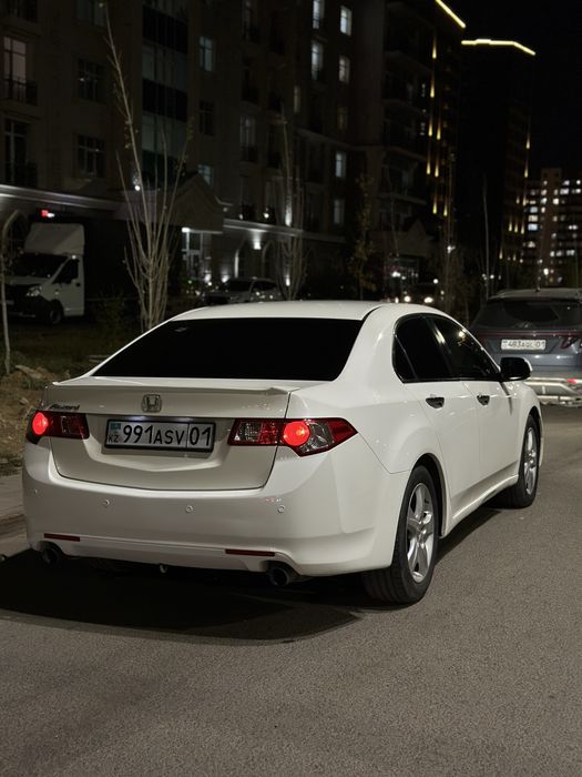 Продам Honda accord 2010г