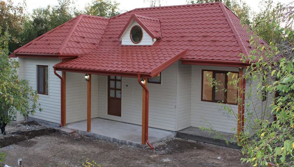 Vand casa modulara 9 x11m pe structura metalica rezistenta