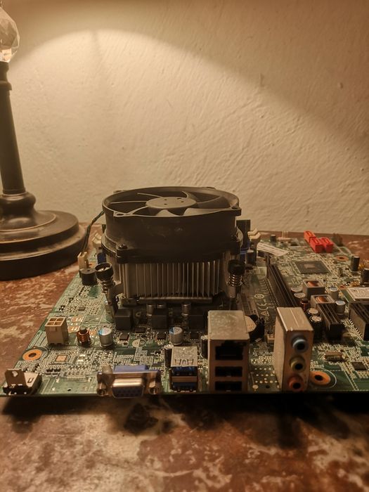 Kit PC cu  H81, Intel i5 4570, cooler ,4GB RAM doar 60 lei