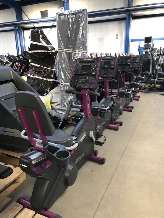 Depozit aparate fitness technogym