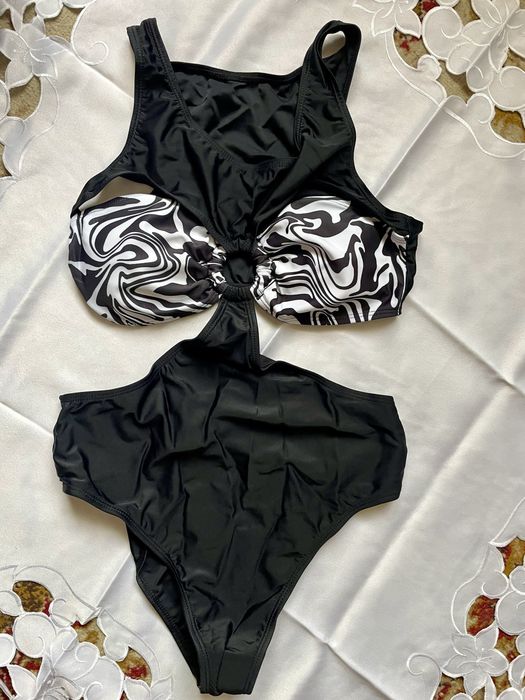 Costum de baie intreg alb negru Marime M