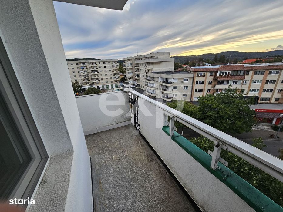 Apartament cu 3 camere, ultracentral in Campina