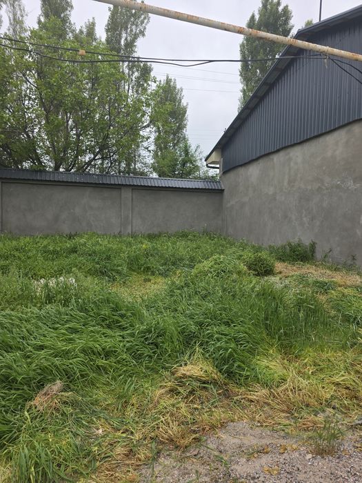 Кибрай тумани Бурота махалласида 12 сотихли ер участкаси сотилади.