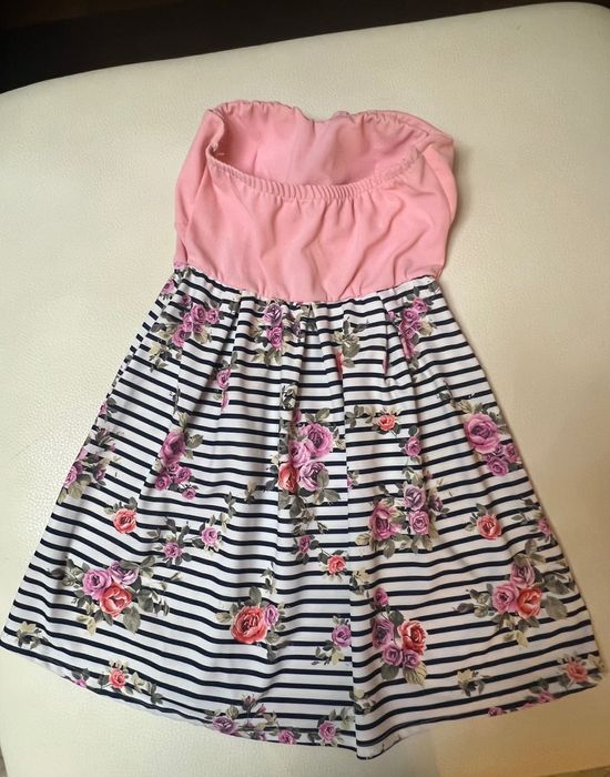 Къса розова рокля без презрамки