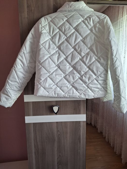 Дамско пролетно  есенно яке без етикет ,М/Л размер.
