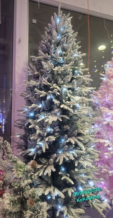 Заснежена елха с вградени LED светлини и 2Dи 3D клонки, луксозна елха