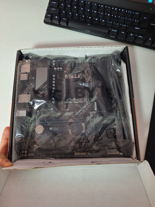 Placa de baza GIGABYTE b840m ds3h sigilata