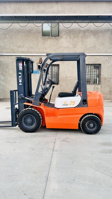 Вилочный погрузчик кара автокара