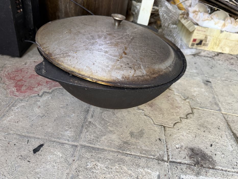 Казан большой кришкой