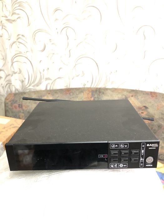 Микрофон с приемником очень хороший оригинал