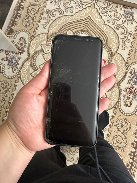 Продам Samsung s8+ на запчасти