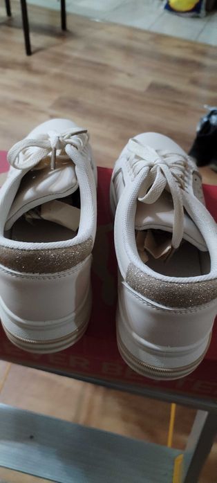 Adidasi - sneaker dama, marimea 37,    20 lei/perechea