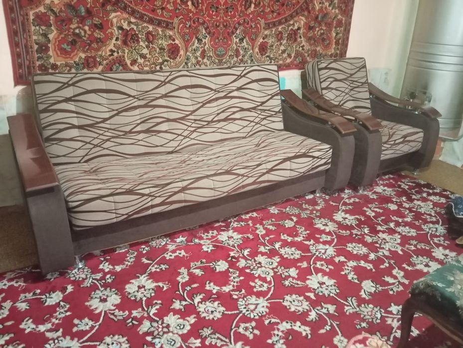 Диван и два кресла